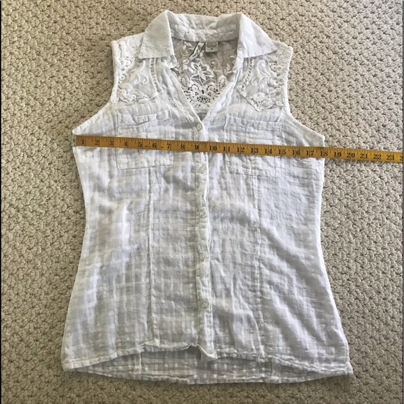 LovePotion Lace details Cotton Blouse Lightweight - Picture 10 of 10